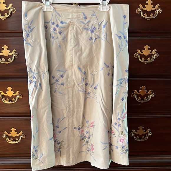 Covington embroidered cotton skirt - Picture 2 of 16
